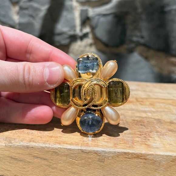 Chanel Vintage 97A CC Gripoix Byzantine Gold-tone Brooch - Picture 1 of 10